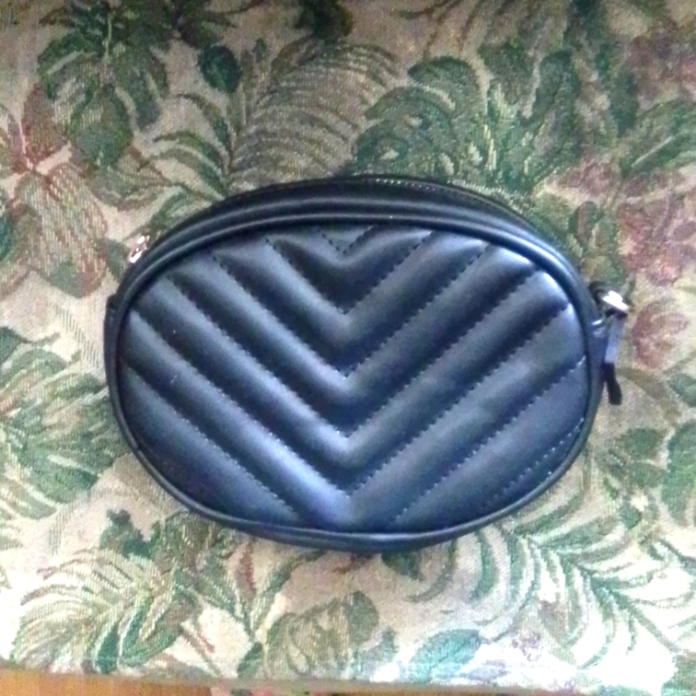 Chevron print fanny pack NWT